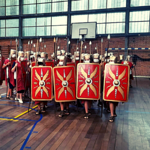 Marcha Romana, pelos alunos do 6o ano na época de História